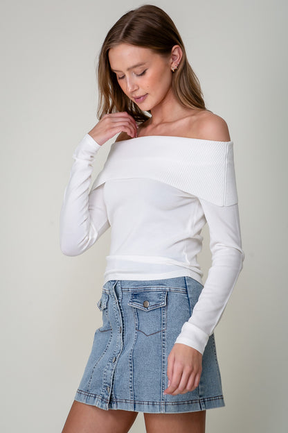 Off shoulder long sleeve sweater top