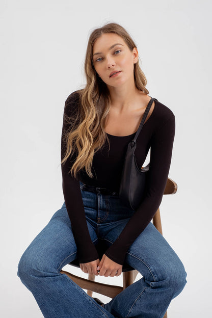 seamless scoop neck long sleeve bodysuit