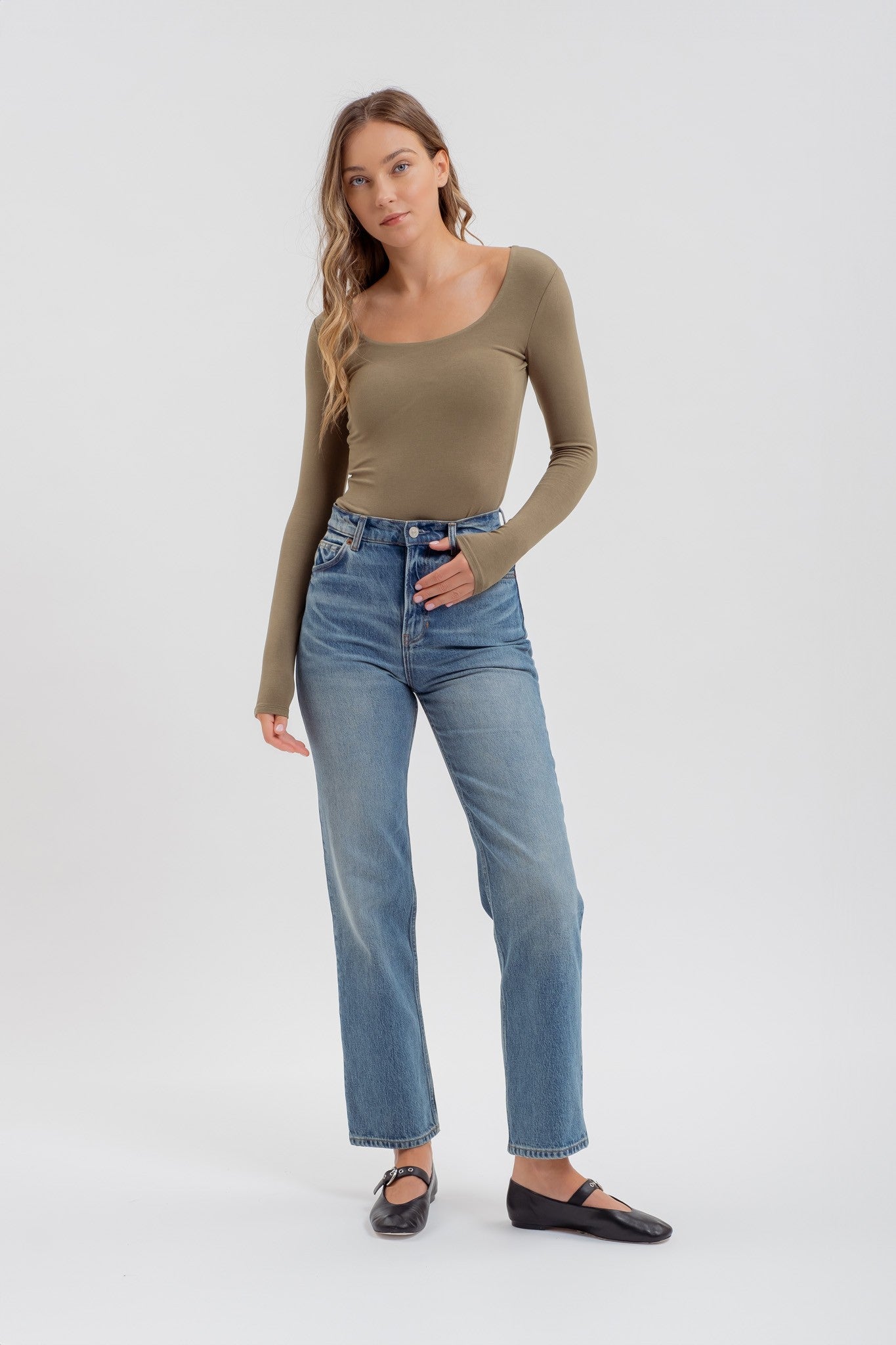 seamless scoop neck long sleeve bodysuit