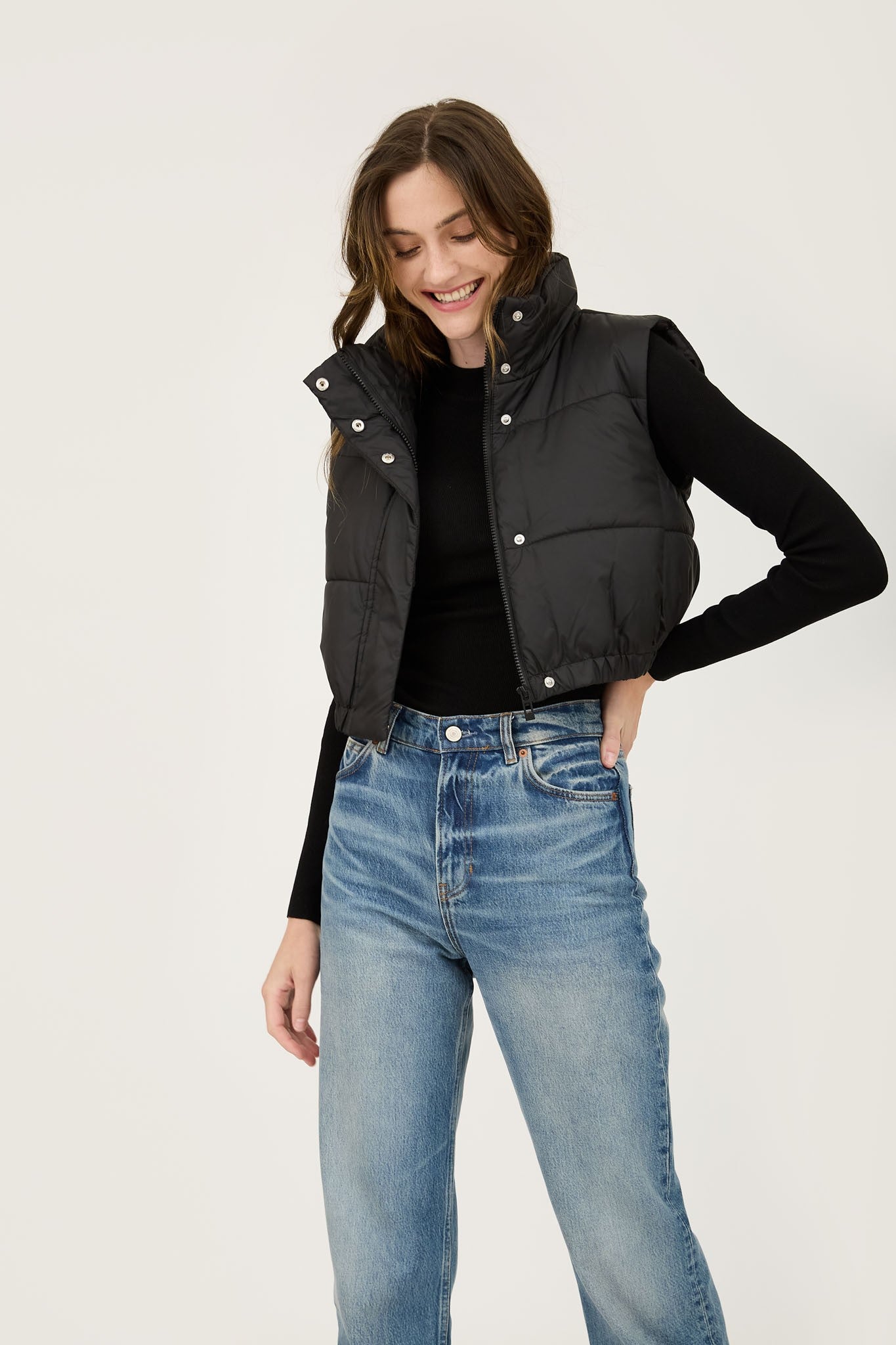 cropped zip up puffer vest