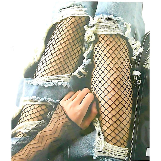 medium hole fishnet tights