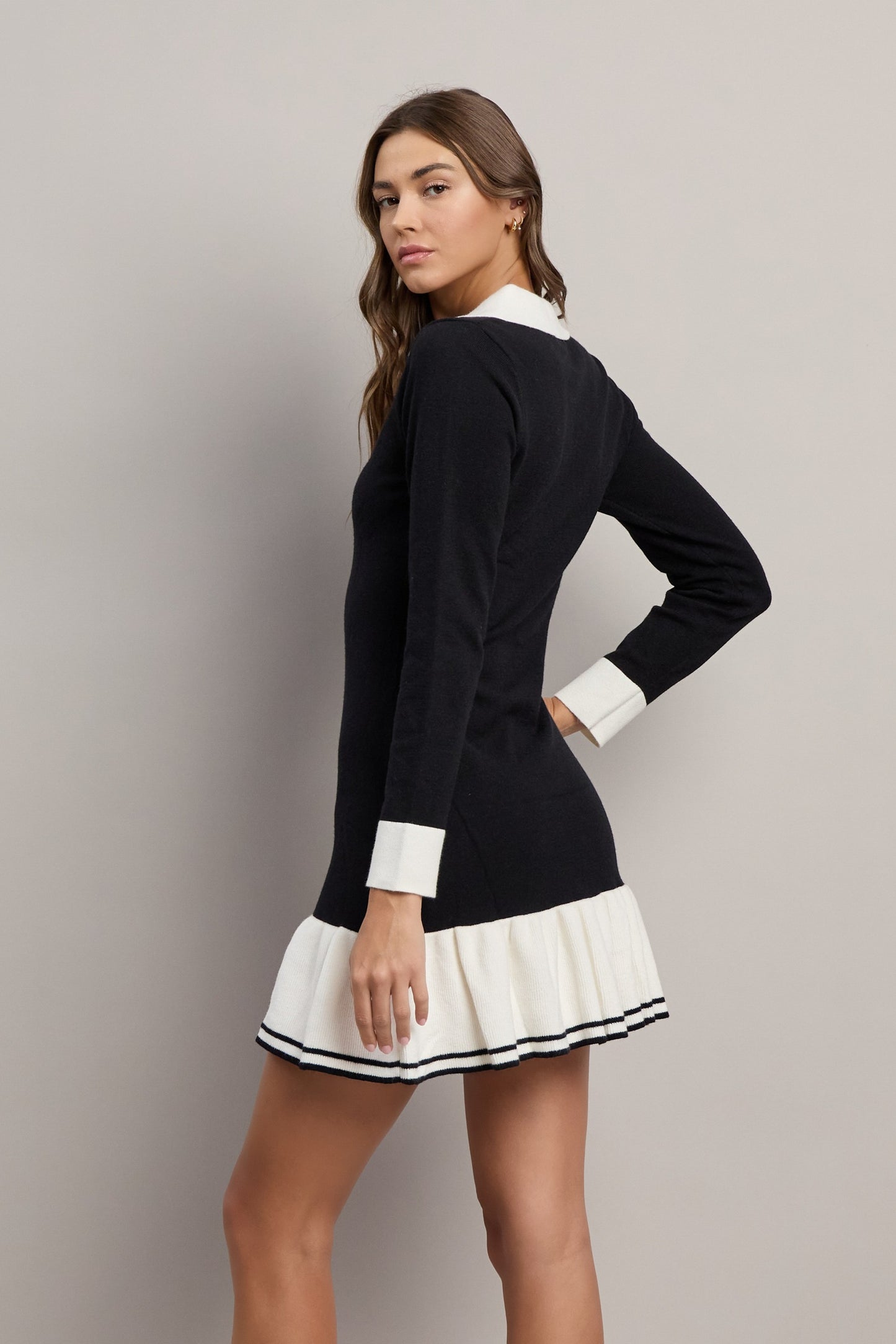 contrast collared ruffle hem dress