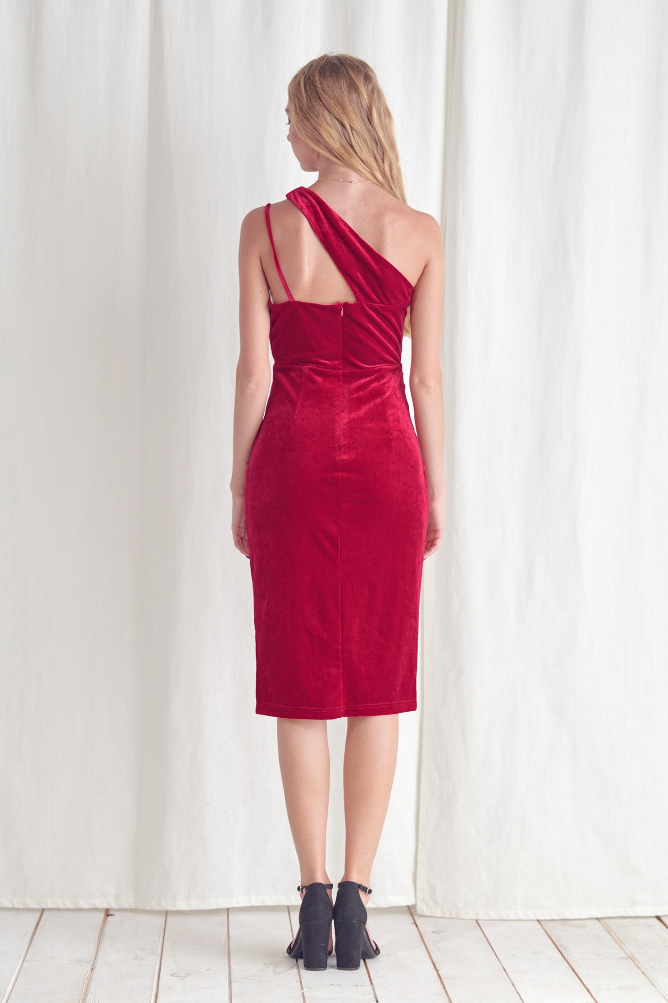 one shoulder velvet sleeveless midi dress