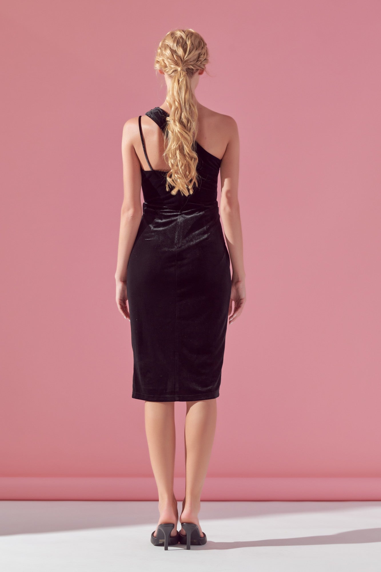 one shoulder velvet sleeveless midi dress